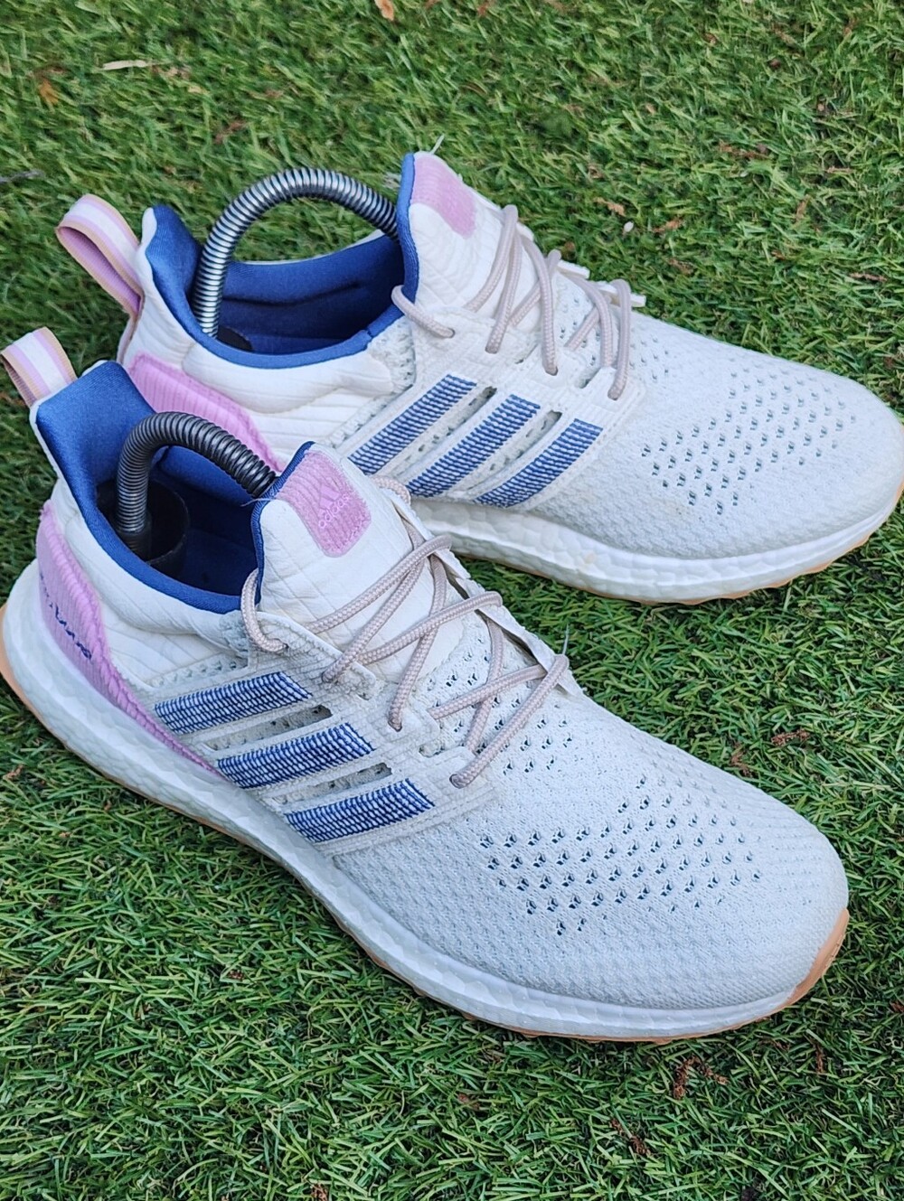 Adidas ULTRABOOST - Womens Sneakers  - SIZE 8